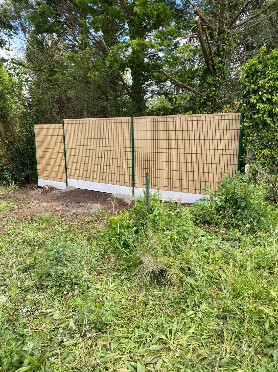 Clôture bois et jardin clos